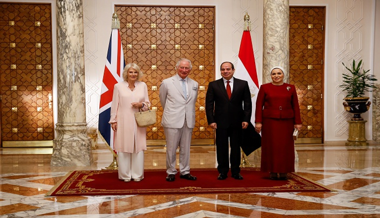 السيسي يستقبل الأمير تشارلز وزوجته في القاهرة