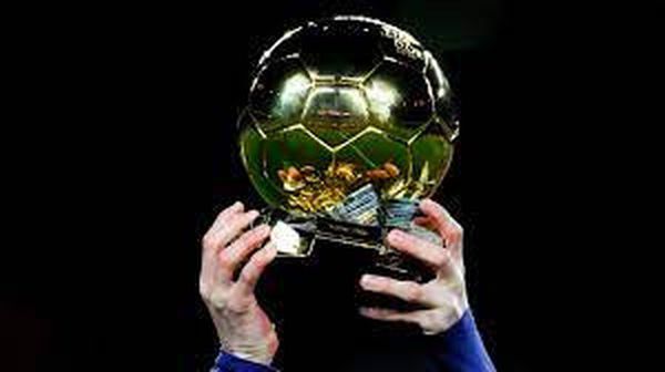 بالأسم أسماء الفائزين بجائز الكرة الذهبية على مر التاريخ