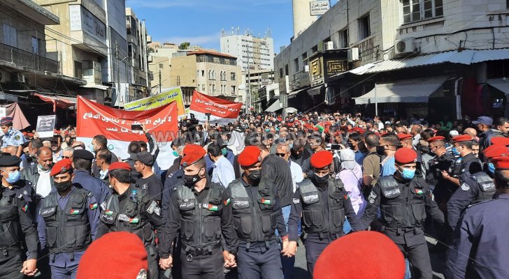 في الأردن مسيرة ترفض غلاء الاسعار بوسط البلد