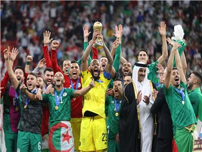 بالفيديو شاهد لحظة تتويج الجزائر بلقب كأس العرب