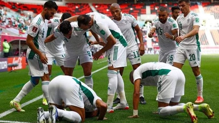 تردد القنوات الناقلة لمباراة الجزائر ولبنان في كأس العرب 2021