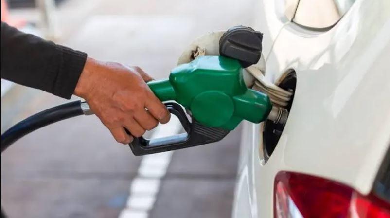 أسعار الوقود والبنزين في الإمارات آب 2022