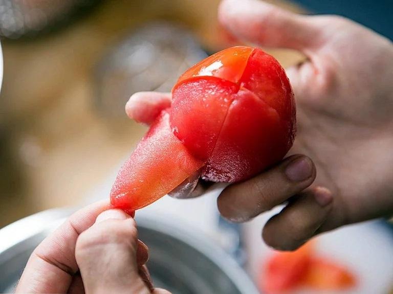 طريقة تقشير البندورة/الطماطم بسرعة وبدون تعب