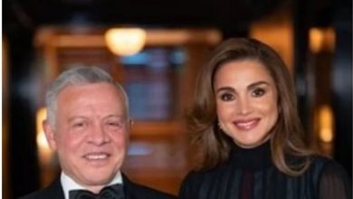 تفاصيل إطلالة وسعر فستان الملكة رانيا في عيد ميلادها