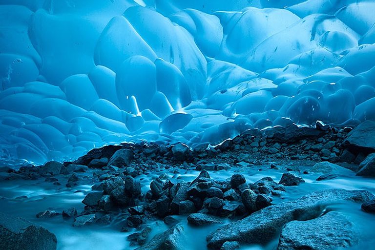 بالصور أجمل 5 كهوف جليدية في العالم