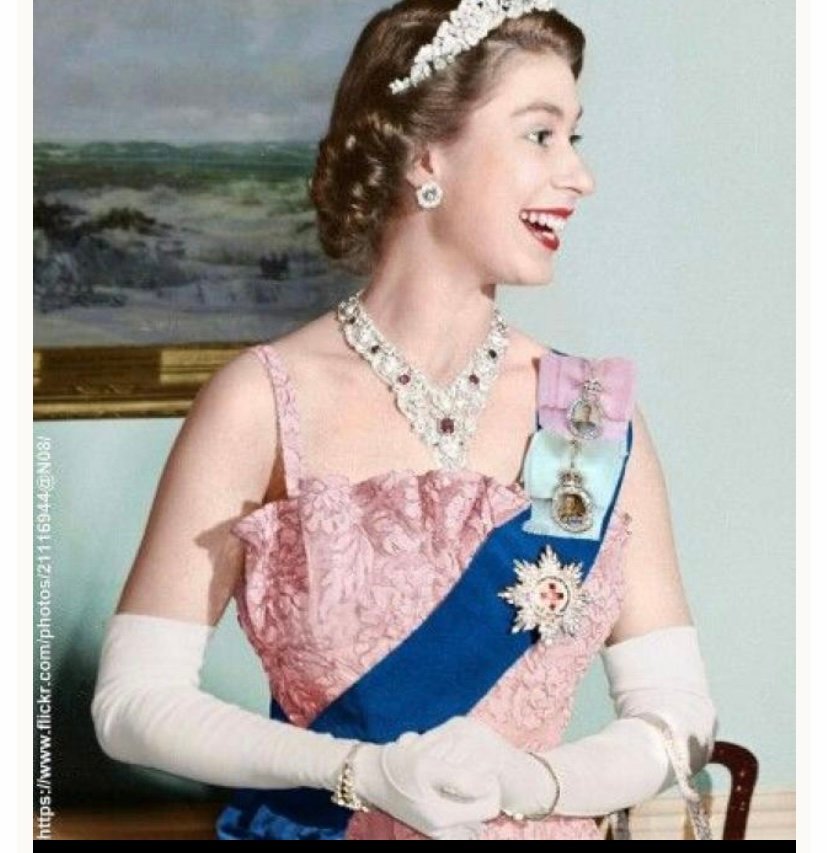 صور الملكة إليزابيث وهي شابة