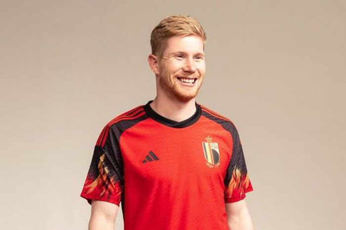 تصميم وشكل قميص منتخب بلجيكا في كأس العالم 2022