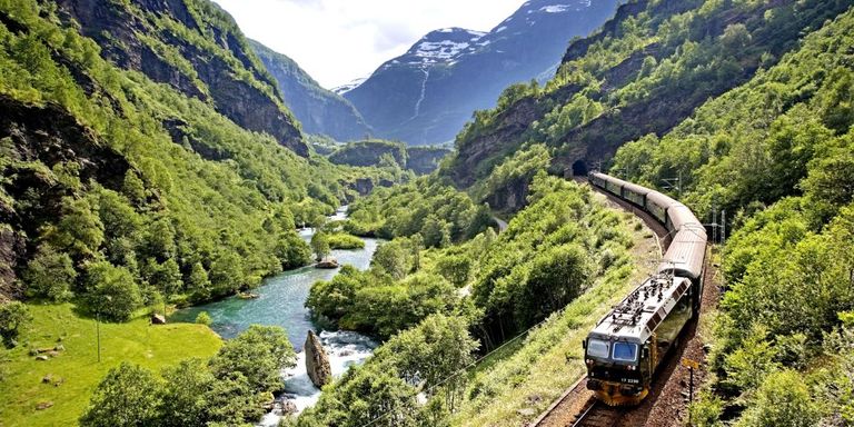 بالصور أفضل رحلات القطار في قارة أوروبا