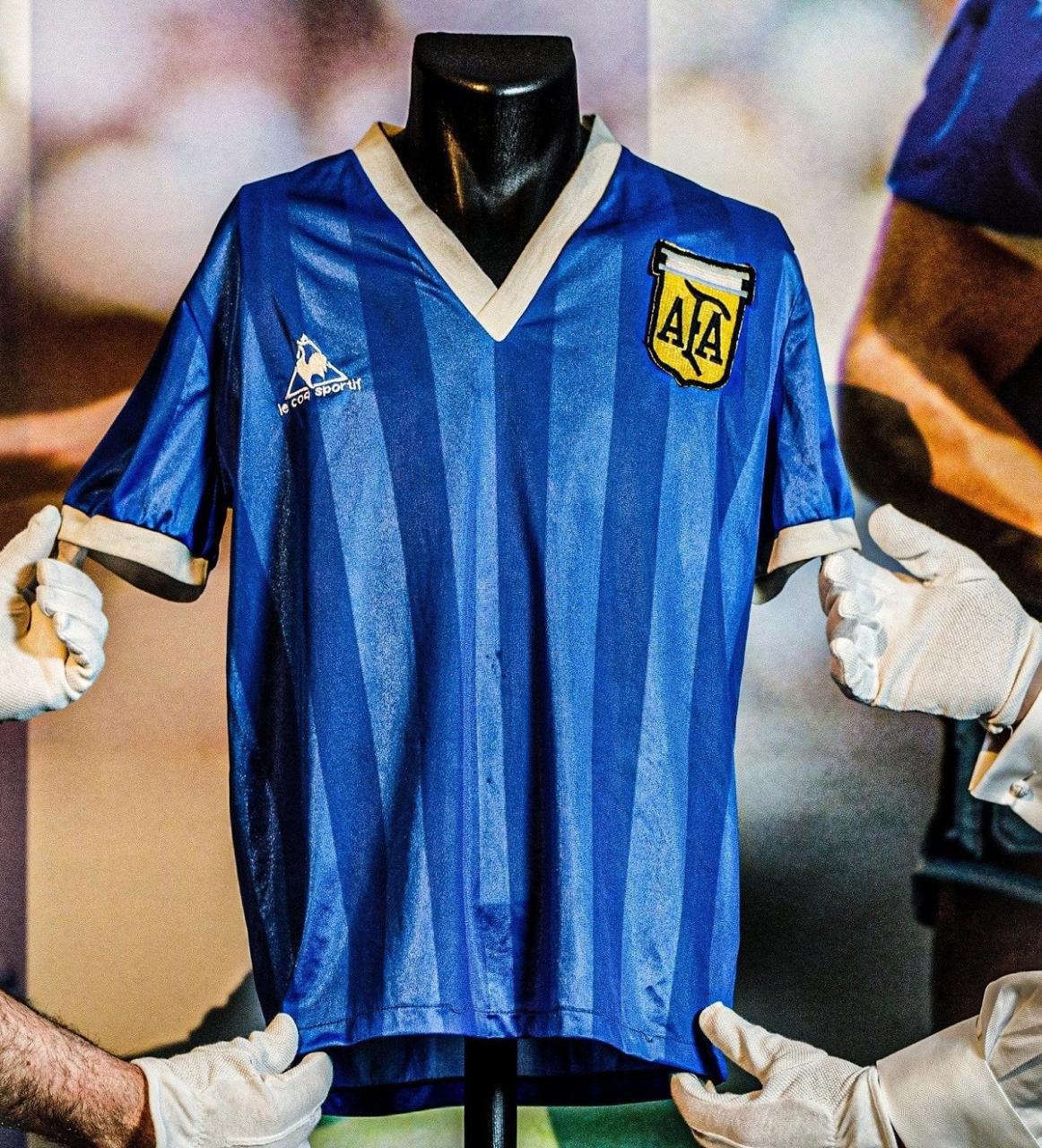موعد عرض قميص مارادونا في قطر قبل كأس العالم