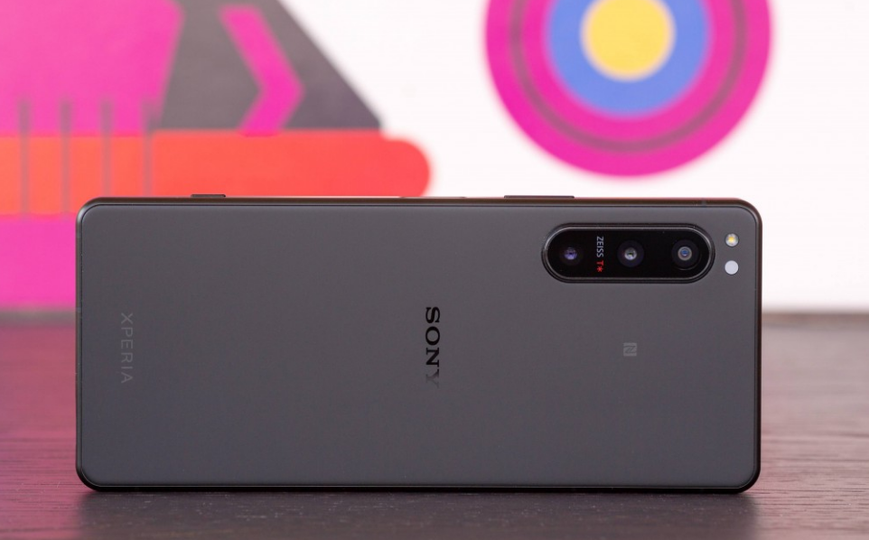 الكشف عن سعر ومواصفات هاتف سوني Sony Xperia 5 IV