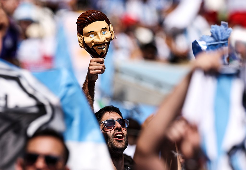 تيفو الجماهير الأرجنتينية في مباراة السعودية اليوم