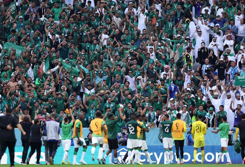 بالفيديو إحتفال لاعبي السعودية بالفوز على الأرجنتين
