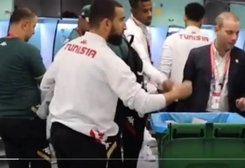 بالفيديو كيف ترك منتخب تونس غرفة ملابسه بعد مباراته مع الدنمارك