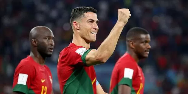مدرب البرتغال يعلق على انتقال رونالدو إلى النصر السعودي